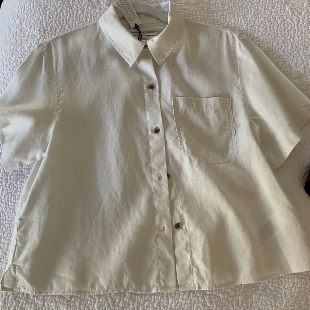 NWT Banana Republic Cream Button-Up Shirt